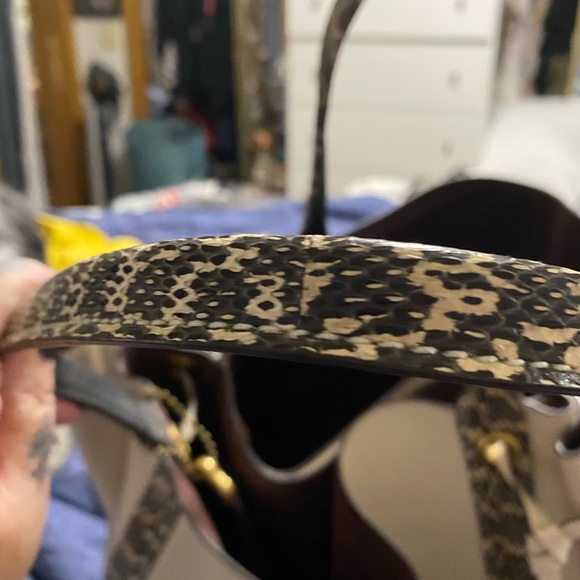 Chalk and snake skin Coach large purse - Picture 7 of 12